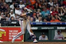 Riley leads Braves to road win over Astros