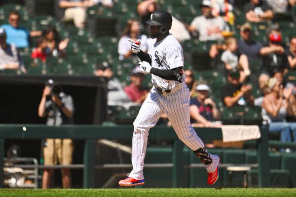 Robert homers early to lead White Sox over Braves