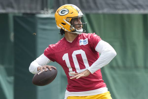 Packers QB Love agrees to terms on 4-year contract extension worth $220 million, AP source says