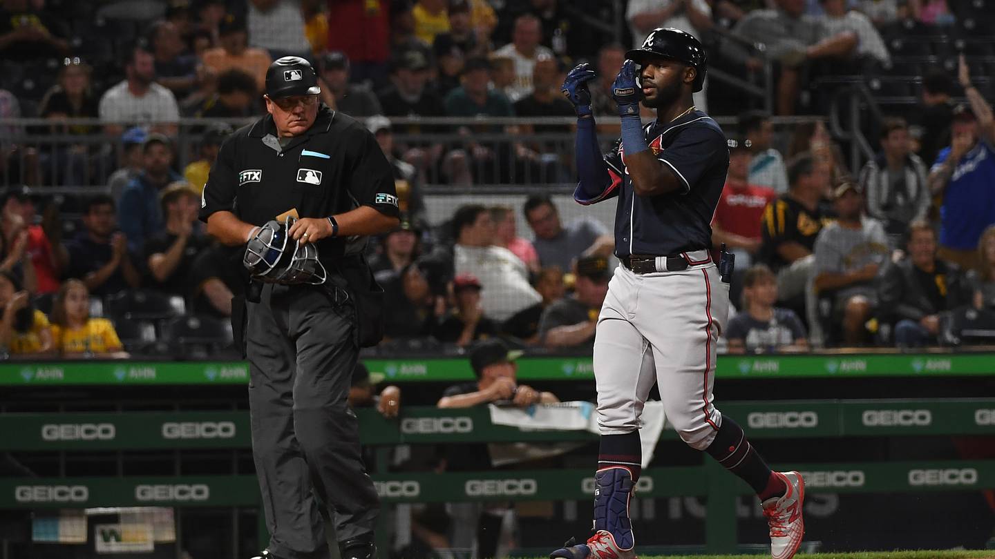 Braves edge Pirates, gain ground on Mets 960 The Ref